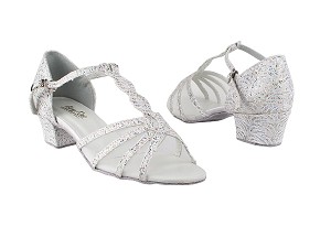 1692 141 White_White Mesh 1.5" Medium Heel in the photo 