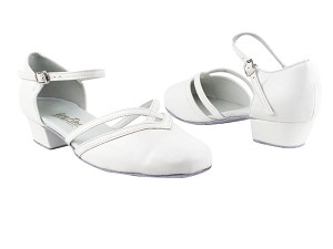 8881 White Leather_Whole Shoes with 1" Women Heel in the photo 